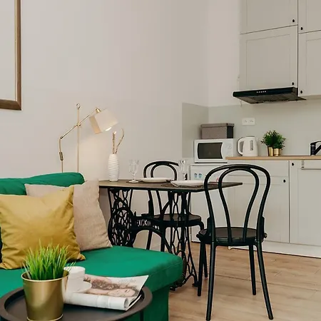 L Ajax Airport Bitwy Warszawskiej