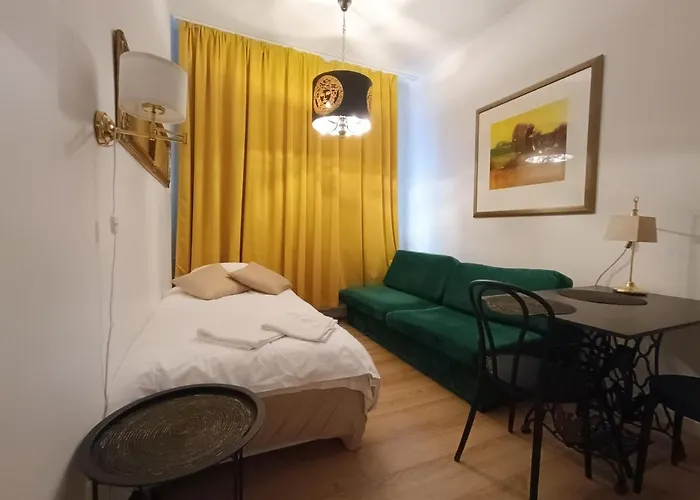 L Ajax Airport Bitwy Warszawskiej شقة